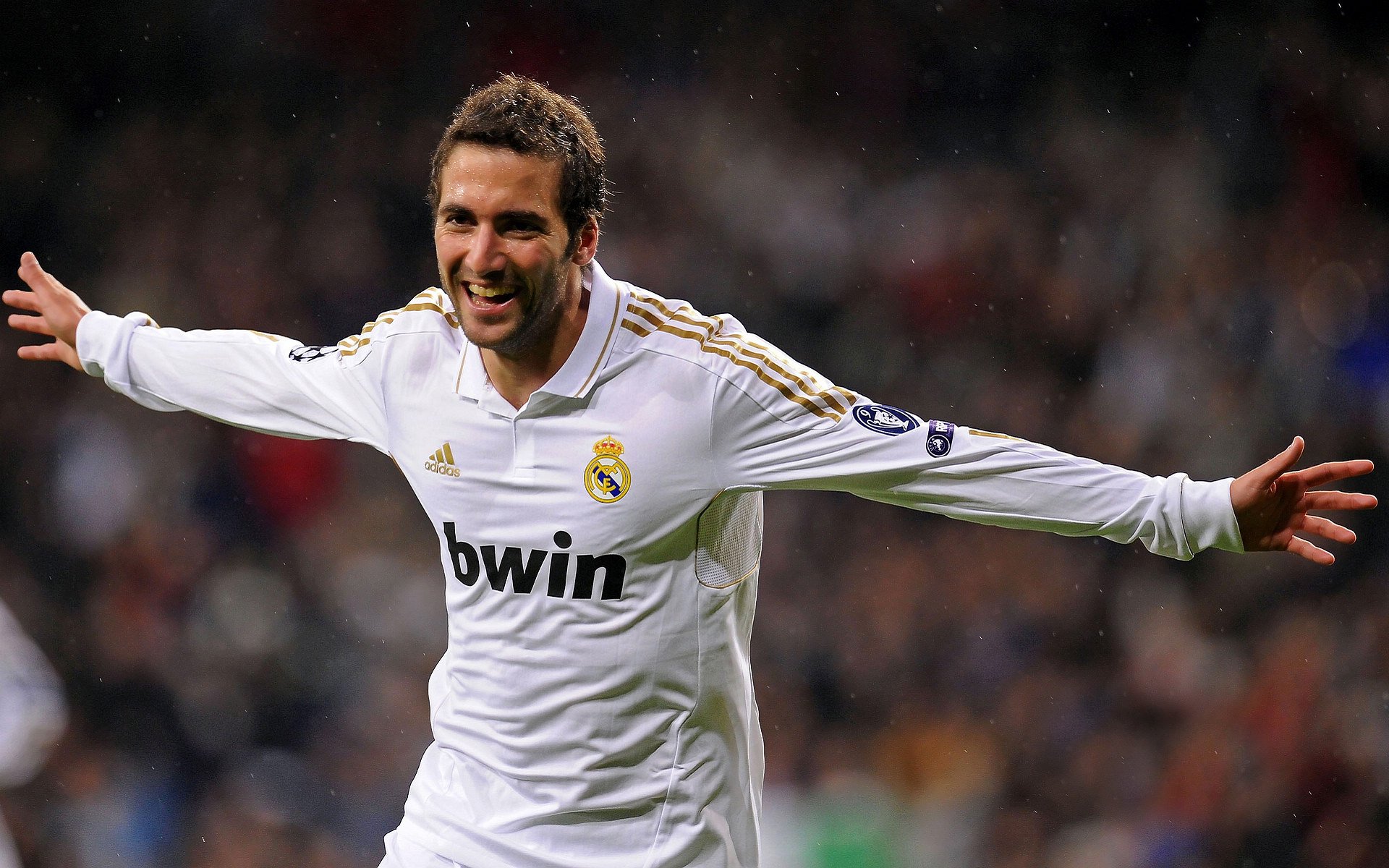 拜仁基米希精准传导主导中场,基米希在拜仁穿几号球衣